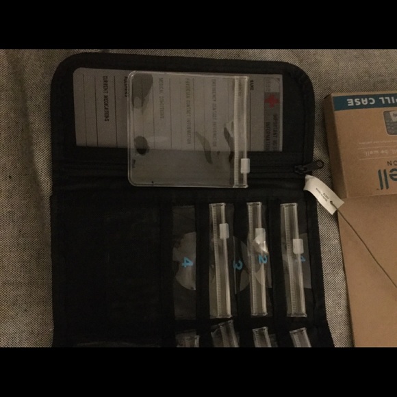 Deluxe pill case - Picture 2 of 4